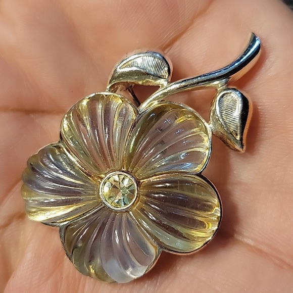 Lot of 3 Floral Pins ~ Anne Klein Lucite Flower, Unmarked Rose & Bouquet Pins - Picture 5 of 11